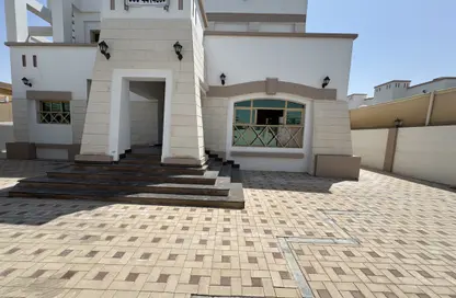 فيلا - 4 غرف نوم - 6 حمامات للايجار في مدينة محمد بن زايد - أبوظبي