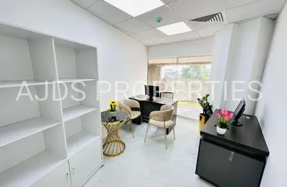Office Space - Studio - 1 Bathroom for rent in Reem Residency - Al Karama - Dubai