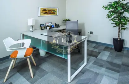 مكتب عمل جماعي - استوديو - 4 حمامات للايجار في برج الكورنيش - طريق كورنيش عجمان - عجمان