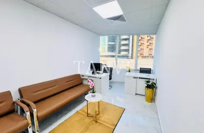 مكتب - استوديو - 1 حمام للايجار في فاطمه محمد احمد بن سليمان - الرفاعة - بر دبي - دبي