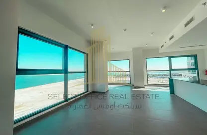Empty Room image for: Apartment - 2 Bedrooms - 4 Bathrooms for sale in Pixel - Makers District - Al Reem Island - Abu Dhabi, Image 1