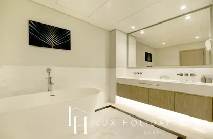 Apartment - 1 Bedroom - 1 Bathroom for rent in The Palm Tower - Palm Jumeirah - Dubai