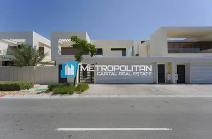 Villa - 5 Bedrooms - 7 Bathrooms for sale in West Yas - Yas Island - Abu Dhabi