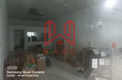 Shop - Studio - 1 Bathroom for rent in Al Karama - Dubai
