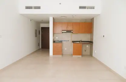 Apartment - 1 Bathroom for rent in Al Quoz 3 - Al Quoz - Dubai