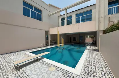 Villa - 5 Bedrooms - 5 Bathrooms for rent in Jumeirah 1 Villas - Jumeirah 1 - Jumeirah - Dubai