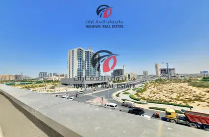 شقة - غرفة نوم - 2 حمامات للايجار في بناية صالح بن لاحج - مجان - دبي لاند - دبي