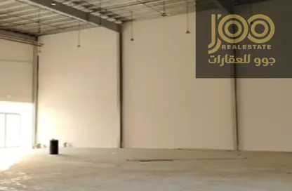 مستودع - استوديو - 4 حمامات للايجار في أم الثعوب - أم القيوين