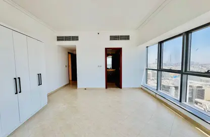 Apartment - 4 Bedrooms - 5 Bathrooms for rent in Al Raffa - Bur Dubai - Dubai
