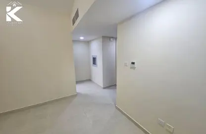 Apartment - Studio - 1 Bathroom for rent in Al Amira Village - Al Yasmeen - Ajman