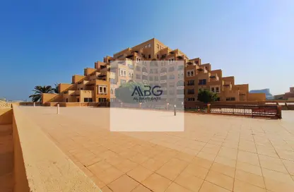 شقة - 2 غرف نوم - 3 حمامات للايجار في كهرمان - باب البحر - جزيرة المرجان - رأس الخيمة