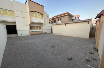 Terrace image for: Villa - 3 Bedrooms - 5 Bathrooms for rent in Al Khabisi - Al Ain, Image 1