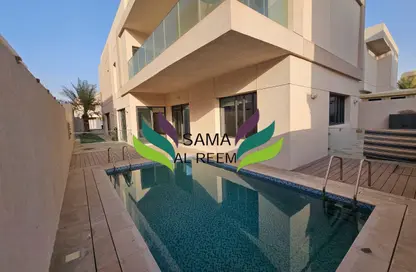 Villa - 4 Bedrooms - 5 Bathrooms for rent in Jumeirah 1 Villas - Jumeirah 1 - Jumeirah - Dubai