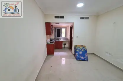 Apartment - 1 Bedroom - 1 Bathroom for rent in Muwailih Building - Muwaileh - Sharjah