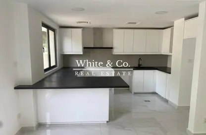 Villa - 2 Bedrooms - 3 Bathrooms for rent in Springs 11 - The Springs - Dubai
