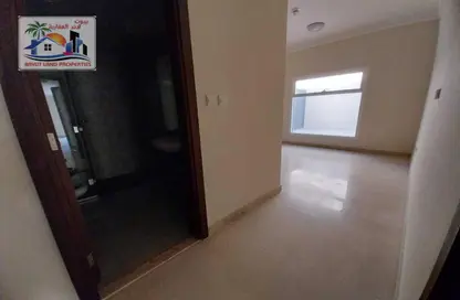 Apartment - 2 Bedrooms - 2 Bathrooms for rent in Al Qulaya'ah - Al Sharq - Sharjah