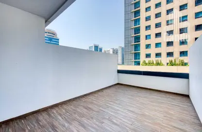 Apartment - Studio - 1 Bathroom for rent in SOL Bay - Business Bay - Dubai