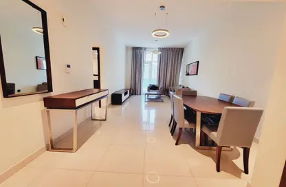 شقة - 2 غرف نوم - 3 حمامات للايجار في زمرد الجداف ميرو - الجداف - دبي