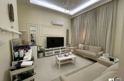 Villa - 4 Bedrooms - 6 Bathrooms for sale in Al Yasmeen 1 - Al Yasmeen - Ajman