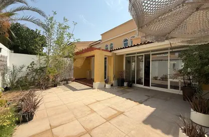 Villa - 5 Bedrooms - 5 Bathrooms for rent in Umm Suqeim 1 Villas - Umm Suqeim 1 - Umm Suqeim - Dubai