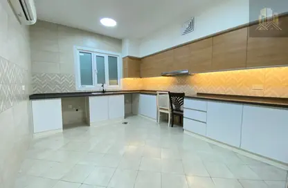 شقة - 2 غرف نوم - 2 حمامات للايجار في فيلات مدينة خليفة آيه - مدينة خليفة أ - مدينة خليفة - أبوظبي