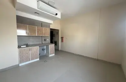 Apartment - Studio - 1 Bathroom for rent in Al Musalla - Sharjah