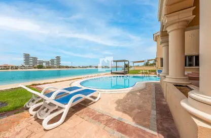 Villa - 5 Bedrooms - 7 Bathrooms for rent in Signature Villas Frond E - Signature Villas - Palm Jumeirah - Dubai