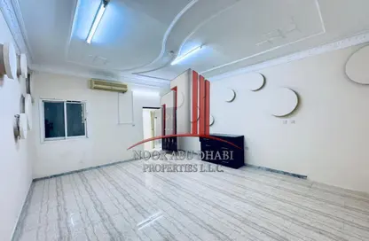 شقة - 1 حمام للايجار في السروج - العين