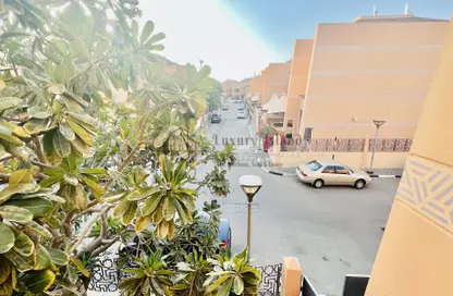 صورة لـ مبنى خارجي فيلا - 6 غرف نوم - 8 حمامات للايجار في الكرامة - أبوظبي ، صورة رقم 1