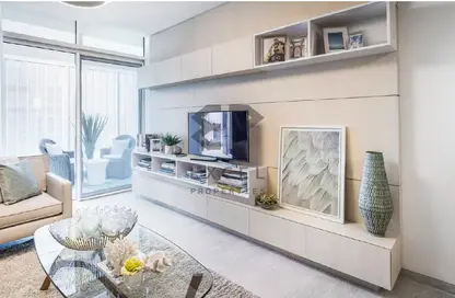 Living Room image for: Apartment - 1 Bedroom - 2 Bathrooms for sale in Kensington Waters - Mohammed Bin Rashid City - Dubai, Image 1