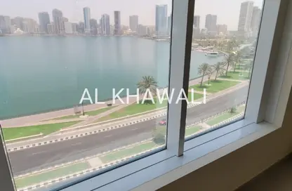 Co-working space - Studio - 1 Bathroom for rent in Al Fardan Centre - Al Majaz 3 - Al Majaz - Sharjah