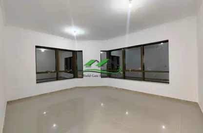 شقة - 3 غرف نوم - 3 حمامات للايجار في برج الساعه - شارع الكورنيش - أبوظبي