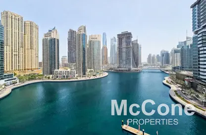 Apartment - 1 Bedroom - 2 Bathrooms for rent in Marina View Tower B - Marina View - Dubai Marina - Dubai