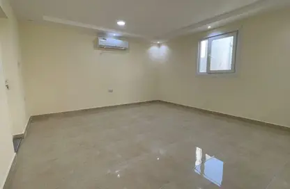 Apartment - 2 Bedrooms - 2 Bathrooms for rent in Baniyas East - Baniyas - Abu Dhabi