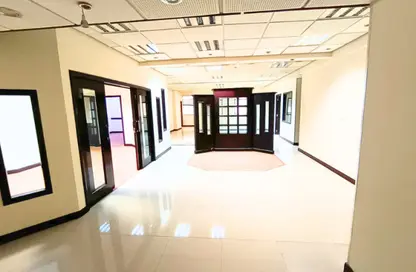 Office Space - Studio - 2 Bathrooms for rent in Hamdan Street - Abu Dhabi Office Space - Studio - 2 Bathrooms for rent in Hamdan Street - Abu Dhabi