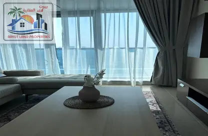 شقة - 2 غرف نوم - 3 حمامات للايجار في برج الكورنيش - طريق كورنيش عجمان - عجمان