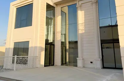 Villa - 4 Bedrooms - 7 Bathrooms for rent in Al Shamkha - Abu Dhabi