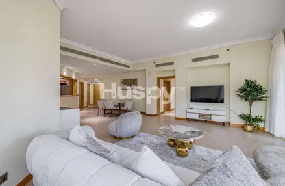 Apartment - 3 Bedrooms - 4 Bathrooms for sale in Al Msalli - Shoreline Apartments - Palm Jumeirah - Dubai