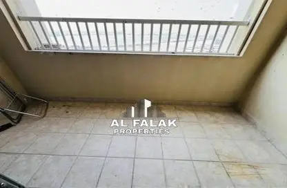 شقة - 2 غرف نوم - 4 حمامات للايجار في برج الممزر - الممزر - الشارقة - الشارقة