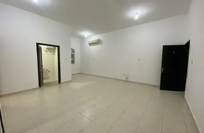 Apartment - 2 Bedrooms - 1 Bathroom for rent in Khalifa City A - Khalifa City - Abu Dhabi