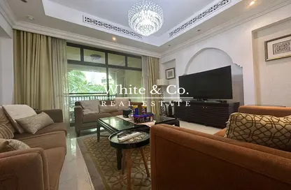 Living Room image for: Apartment - 2 Bedrooms - 3 Bathrooms for rent in Tajer Residences - The Old Town Island - Downtown Dubai - Dubai, Image 1