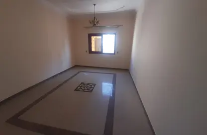 Apartment - 2 Bedrooms - 2 Bathrooms for rent in Al Khan - Sharjah