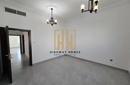 فيلا - 5 غرف نوم - 6 حمامات للايجار في الفشت - الحيرة - الشارقة