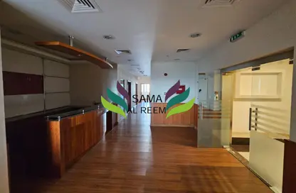 Office Space - Studio - 2 Bathrooms for rent in Jumeirah Apartments - Jumeirah 1 - Jumeirah - Dubai