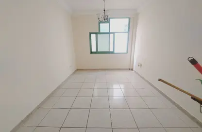 شقة - 2 غرف نوم - 2 حمامات للايجار في بناية ابو شغاره 2 - بودانق - القاسمية - الشارقة