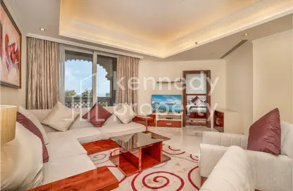 Living Room image for: Apartment - 1 Bedroom - 1 Bathroom for rent in Mughal - Grandeur Residences - Palm Jumeirah - Dubai, Image 1