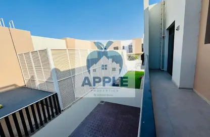 شقة - 3 غرف نوم - 5 حمامات للايجار في مساكن نسمه - ّالطي - الشارقة