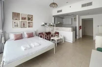 Apartment - Studio - 1 Bathroom for sale in Burj Al Nujoom - Downtown Dubai - Dubai