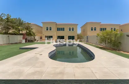 Villa - 4 Bedrooms - 5 Bathrooms for rent in Legacy - Jumeirah Park - Dubai