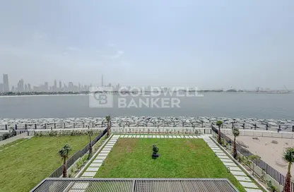 Villa - 5 Bedrooms - 7 Bathrooms for rent in Sur La Mer - La Mer - Jumeirah - Dubai
